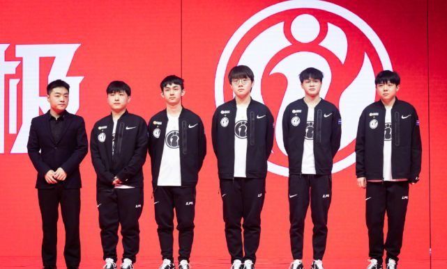 用协防脚步 用协防脚步